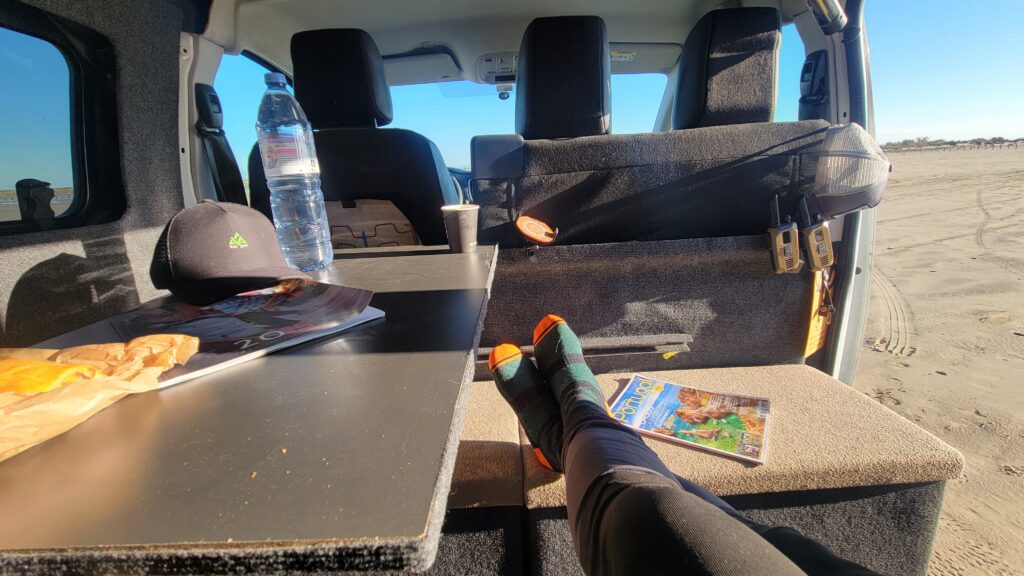 van aménagé-bord de mer